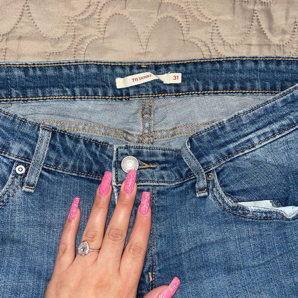 711 skinny Jean Levi’s size
